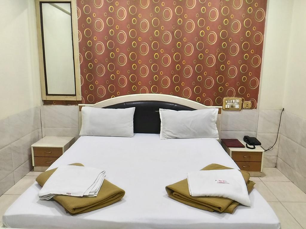 Hotel Palms ナビムンバイ エクステリア 写真